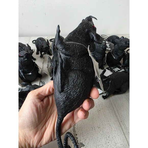 Greenbrier graveyard rat squeak Halloween mouse set lot huge prop decor lifelike - Picture 5 of 11